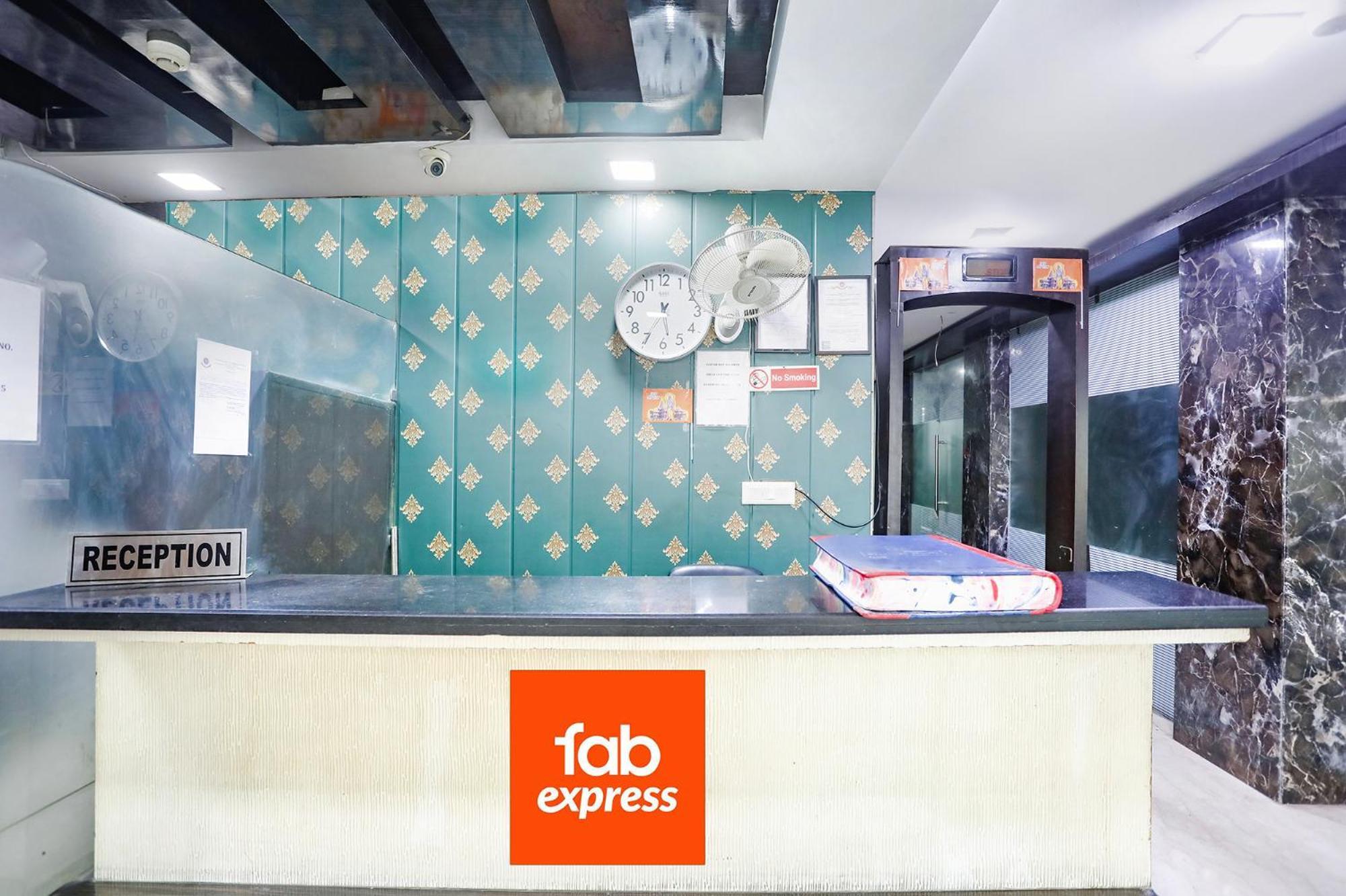 Fabexpress Lotus Palace Nova Deli Exterior foto